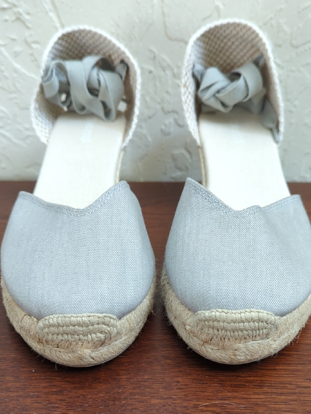 NEW Soludos Light Gray Lyon Espadrille Wedge Sandals with Ankle Tie Size 8 - Picture 3 of 9